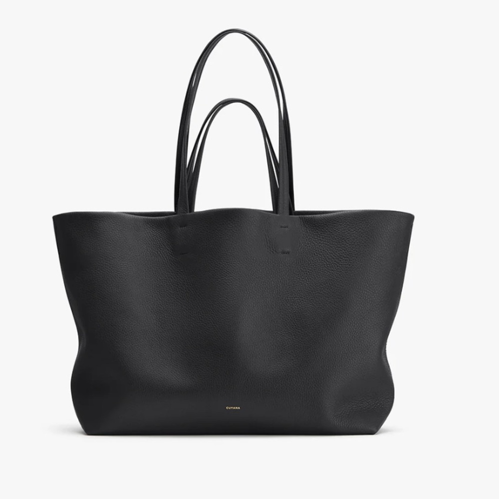 Cuyana Easy Tote in Black